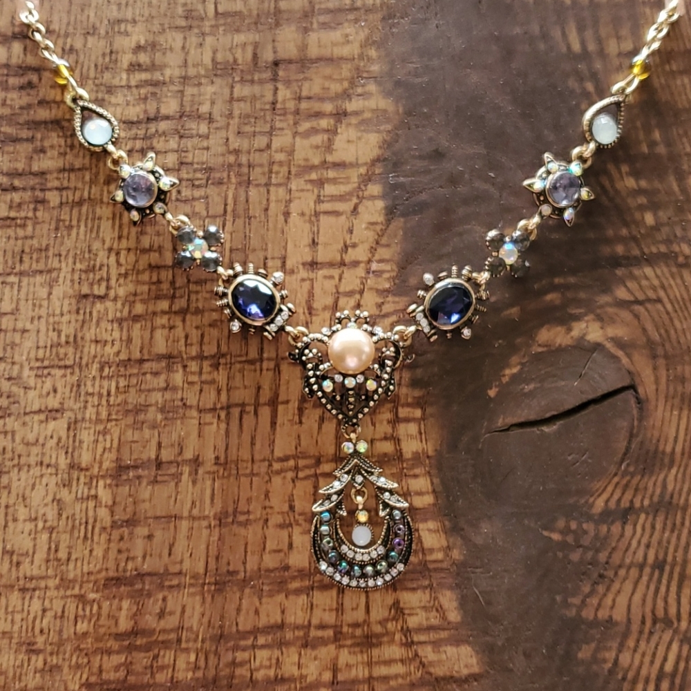 Gorgeous necklace